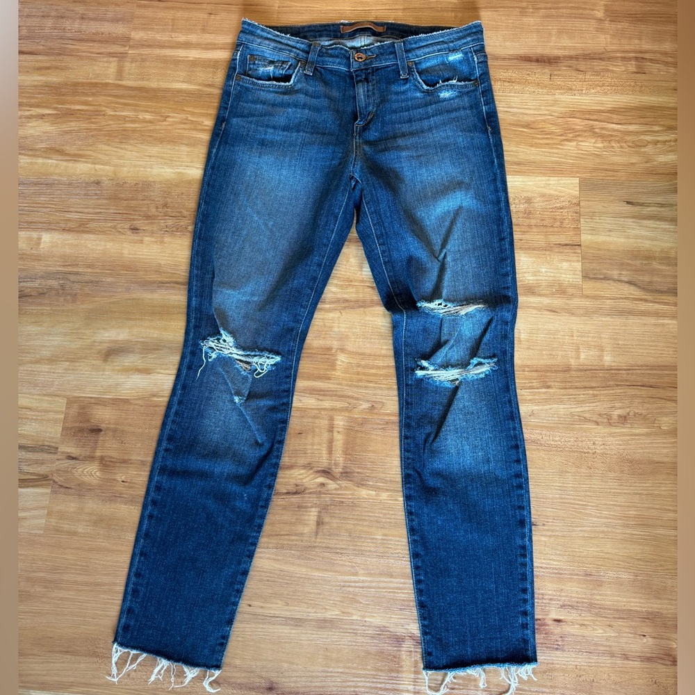 Joe’s Jeans straight / Skinny Distressed Holes